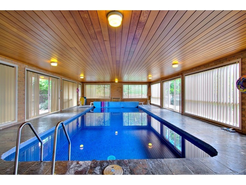 13 Gymkhana Court, Endeavour Hills VIC 3802