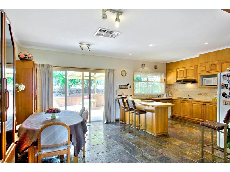 13 Gymkhana Court, Endeavour Hills VIC 3802