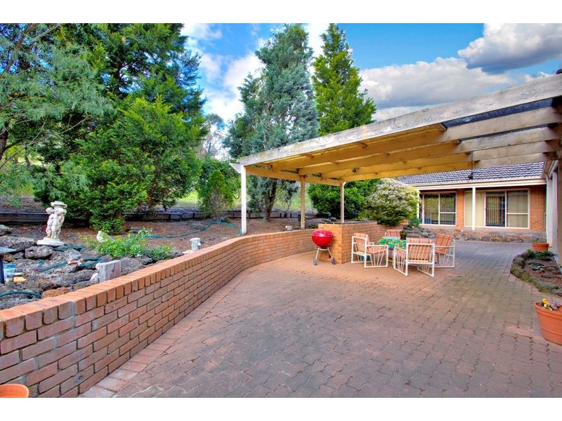 13 Gymkhana Court, Endeavour Hills VIC 3802