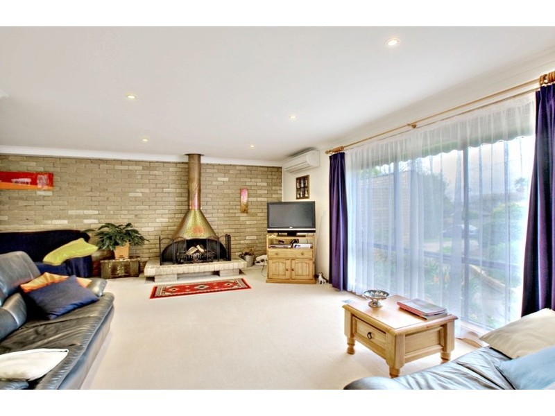 2 Hampton Court, Dandenong North VIC 3175