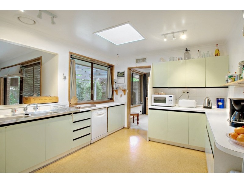 2 Hampton Court, Dandenong North VIC 3175