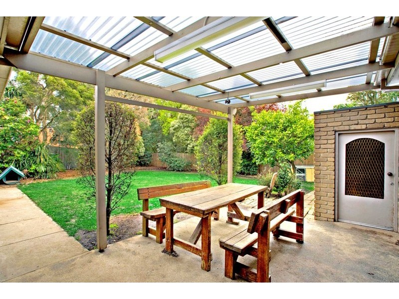 2 Hampton Court, Dandenong North VIC 3175