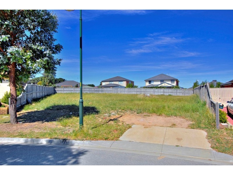 40 St Ives Drive, Narre Warren South VIC 3805