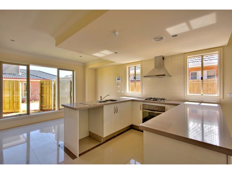 2/57 Hemmings Street, Dandenong VIC 3175
