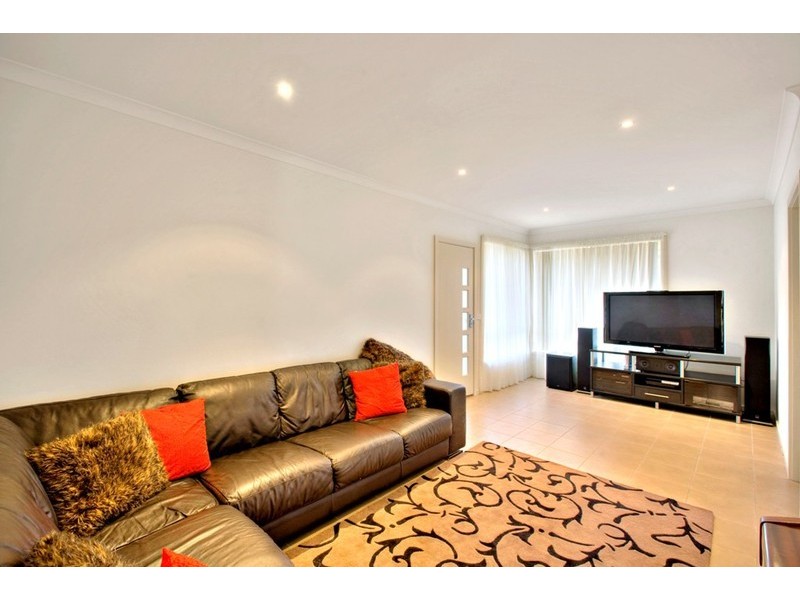 U 2/5 Cercis Court, Doveton VIC 3177