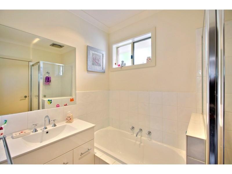 U 2/5 Cercis Court, Doveton VIC 3177