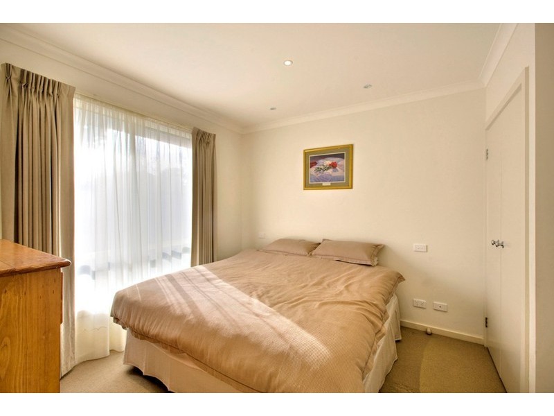 U 2/5 Cercis Court, Doveton VIC 3177