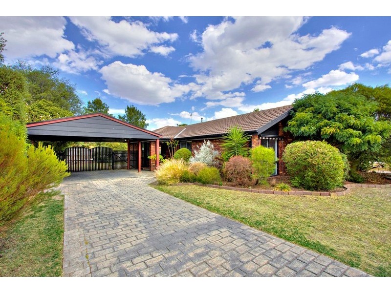 2 Darvel Court, Endeavour Hills VIC 3802