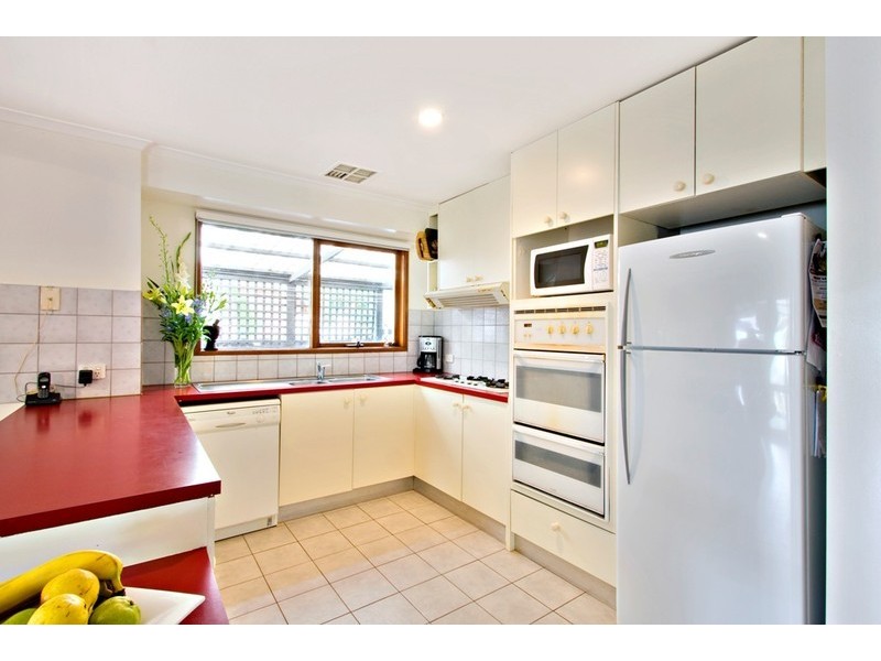 2 Darvel Court, Endeavour Hills VIC 3802