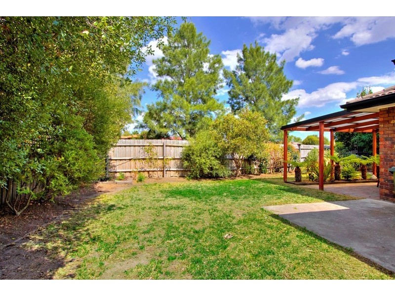 2 Darvel Court, Endeavour Hills VIC 3802