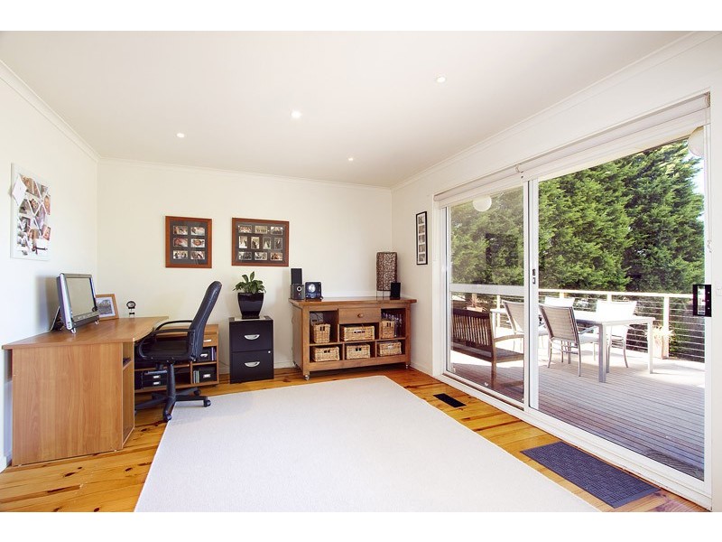 33 Peebles Street, Endeavour Hills VIC 3802