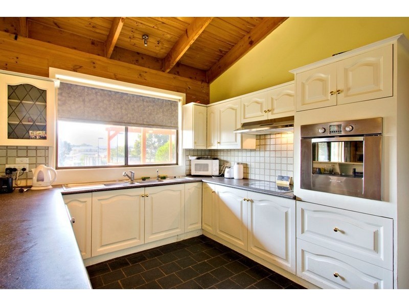 305 Belgrave-Hallam Road, Narre Warren North VIC 3804