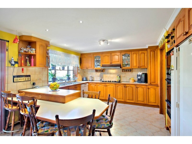 2 Huckson Rise, Dandenong North VIC 3175