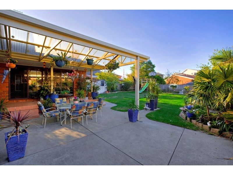 2 Huckson Rise, Dandenong North VIC 3175