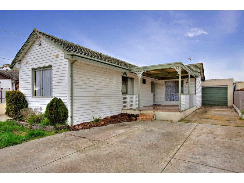 8 Prunus Grove, Doveton VIC 3177