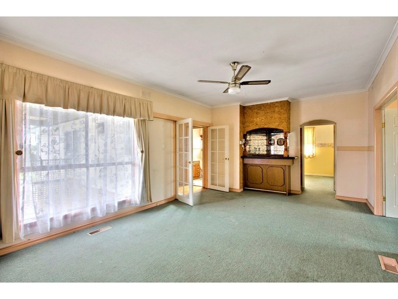 8 Prunus Grove, Doveton VIC 3177