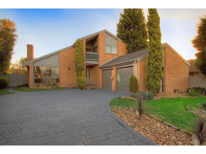 12 Delmont Court, Endeavour Hills VIC 3802