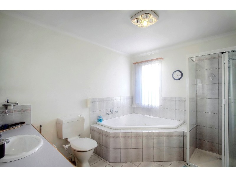 12 Delmont Court, Endeavour Hills VIC 3802