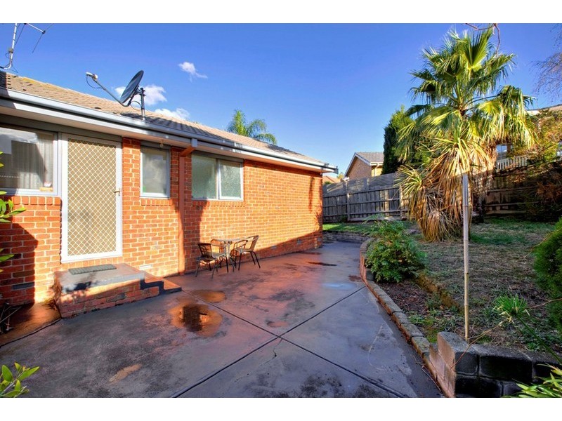 1 Lawrence Drive, Berwick VIC 3806