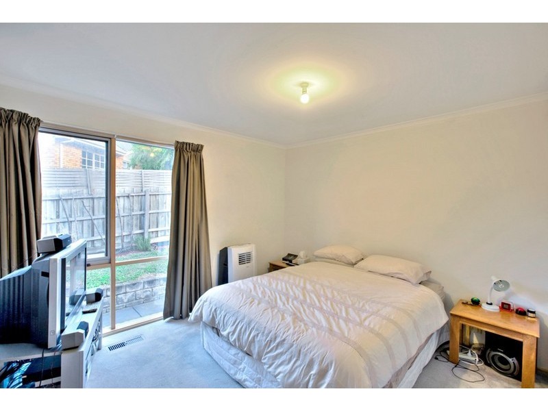 1 Lawrence Drive, Berwick VIC 3806