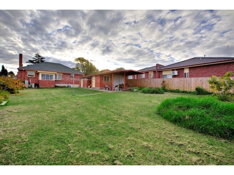 42 Wilma Avenue, Dandenong VIC 3175