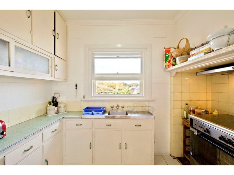 42 Wilma Avenue, Dandenong VIC 3175