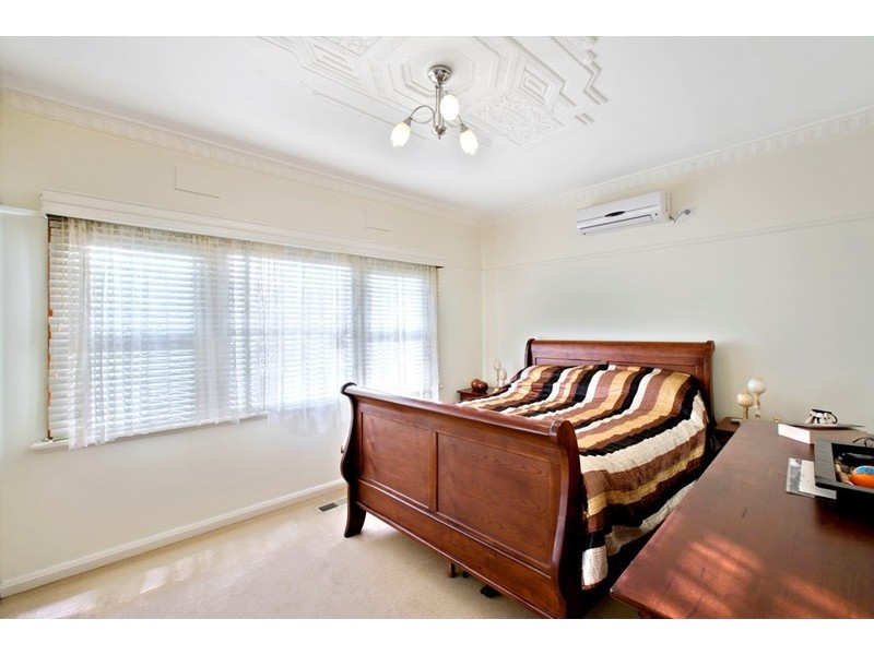 42 Wilma Avenue, Dandenong VIC 3175