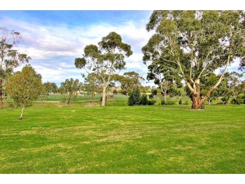 140 Paperbark Street, Doveton VIC 3177