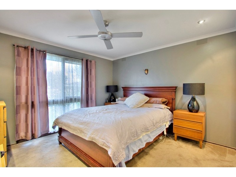 17 Bellarine Court, Keysborough VIC 3173