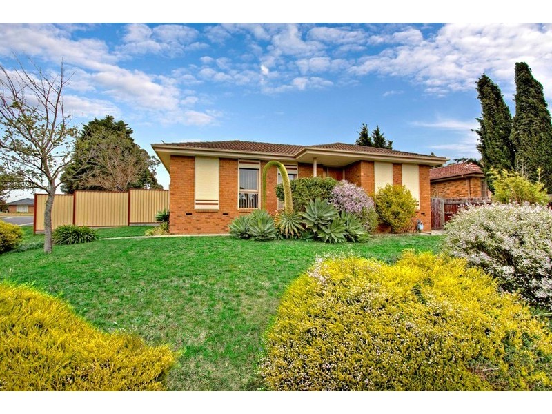 9 Struan Avenue, Endeavour Hills VIC 3802