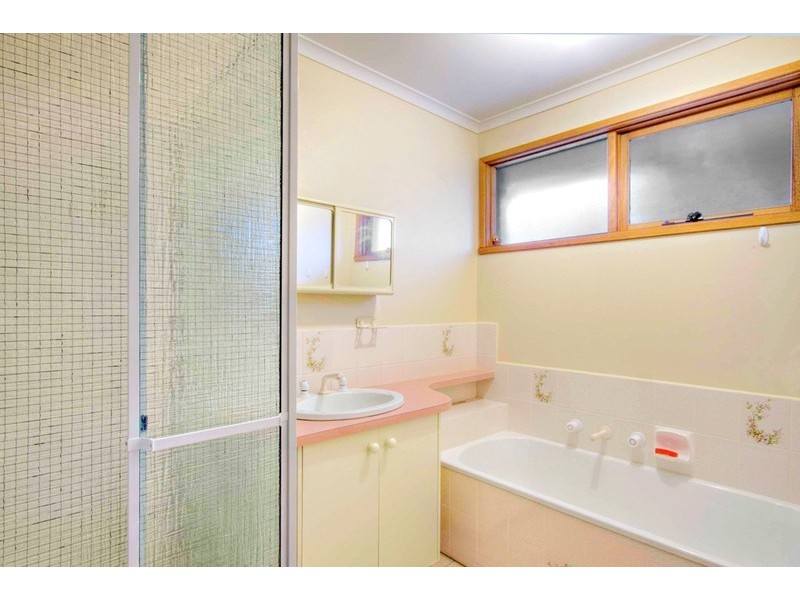 9 Struan Avenue, Endeavour Hills VIC 3802