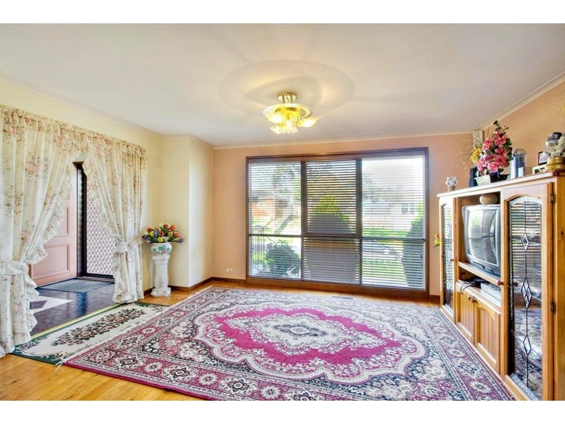 78 Essex Park Drive, Endeavour Hills VIC 3802