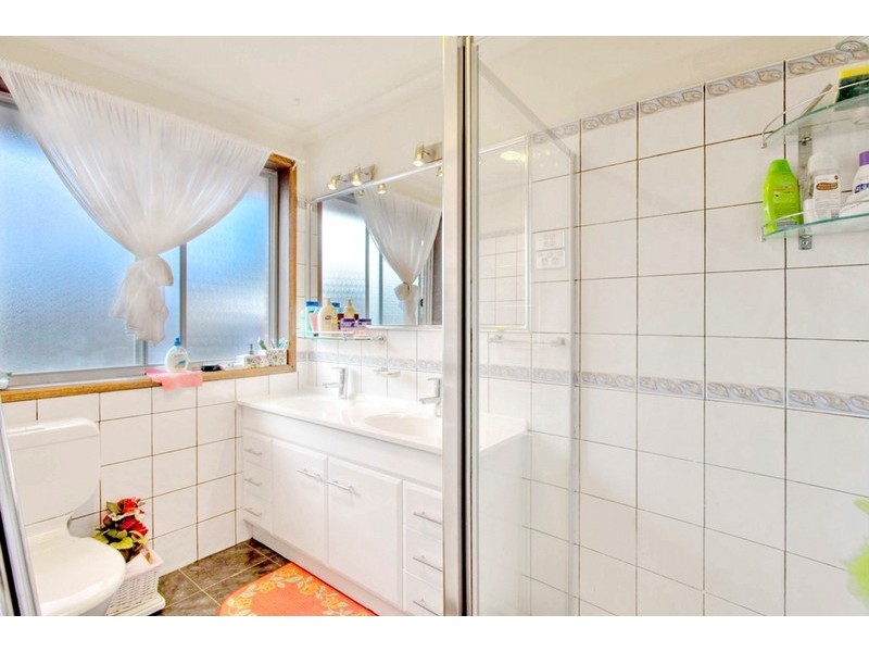 78 Essex Park Drive, Endeavour Hills VIC 3802