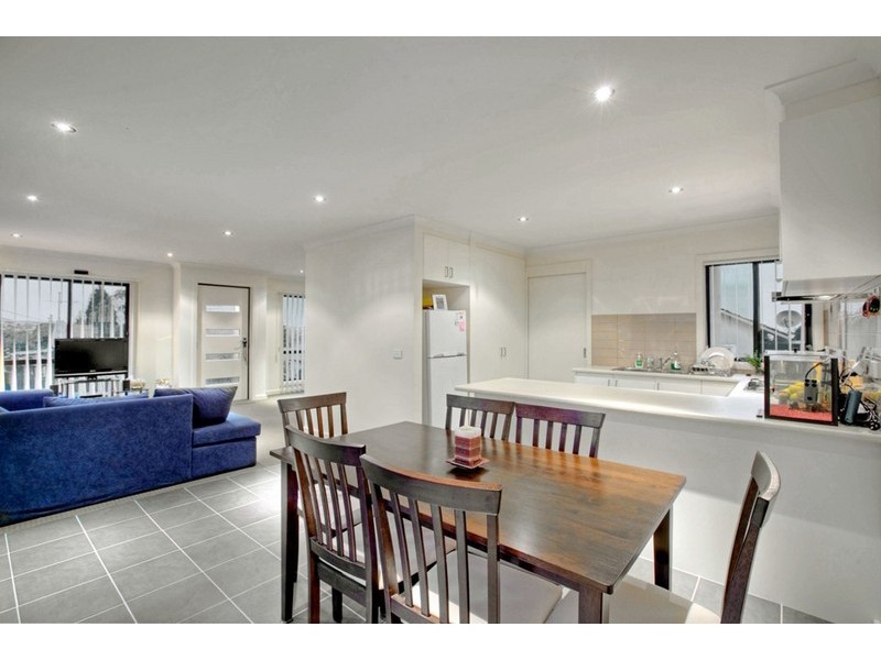 Unit 1/11 Laburnum Grove, Doveton VIC 3177