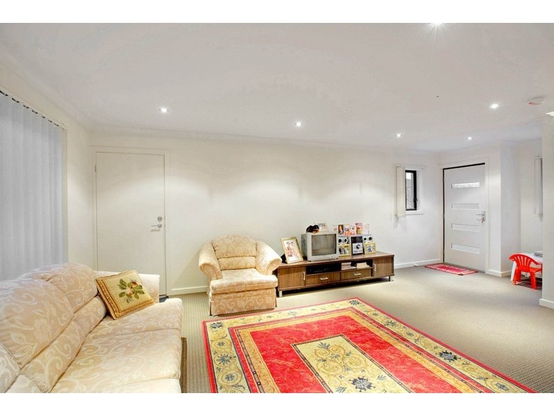 Unit 2/11 Laburnum Grove, Doveton VIC 3177