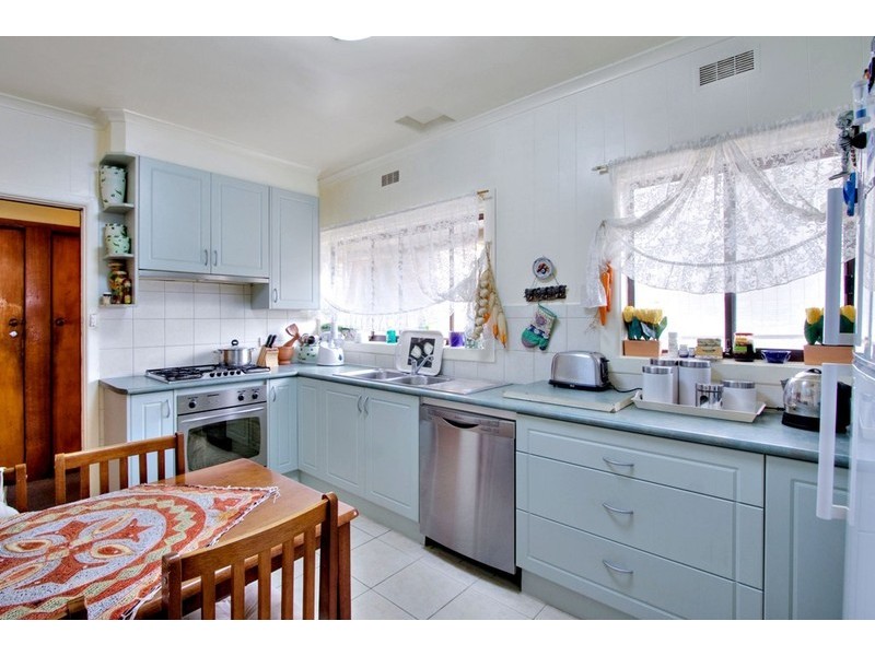 18 Loller Street, Springvale VIC 3171