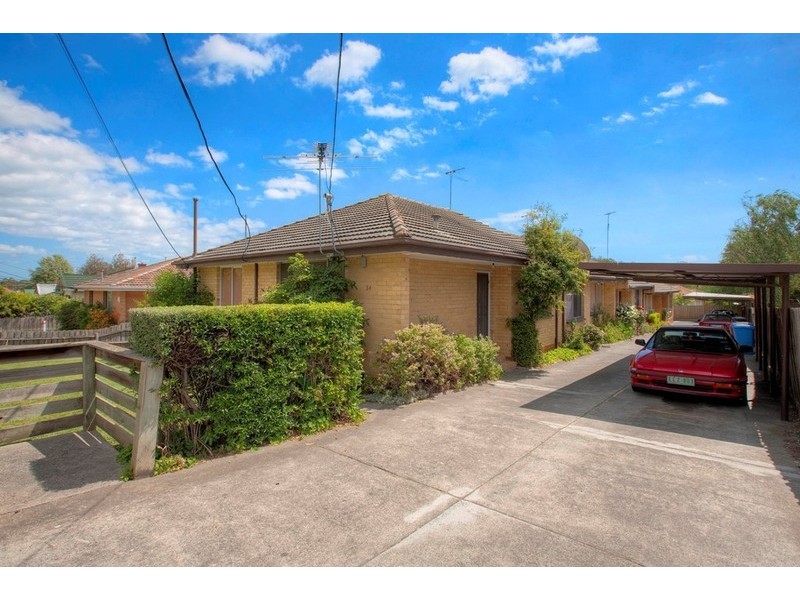 1/34 Benga Avenue, Dandenong VIC 3175