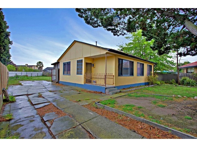 10 Camphor Court, Doveton VIC 3177