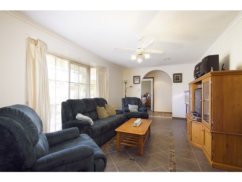 34 Arthur Phillip Drive, Endeavour Hills VIC 3802