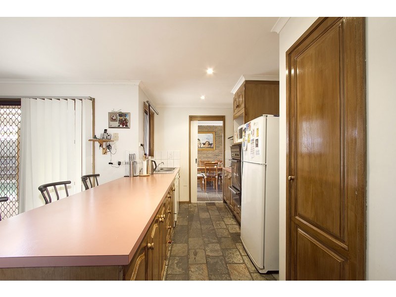 34 Arthur Phillip Drive, Endeavour Hills VIC 3802