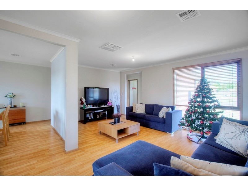 58 Girvan Circuit, Endeavour Hills VIC 3802