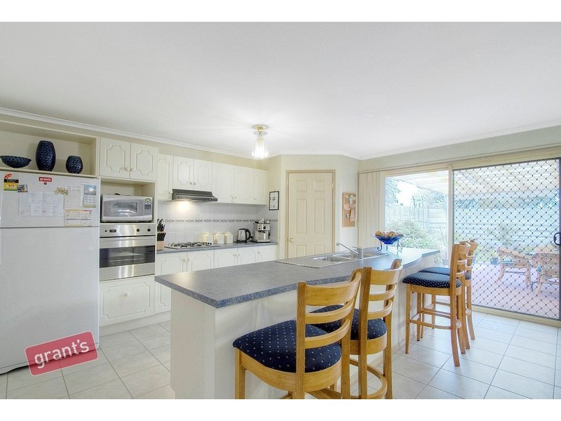 10 Tolmie Rise, Hallam VIC 3803