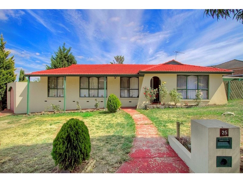 25 The Grange, Hampton Park VIC 3976