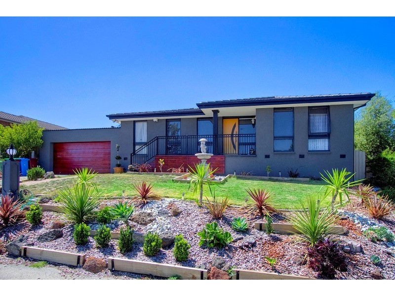 6 Hughes Close, Endeavour Hills VIC 3802