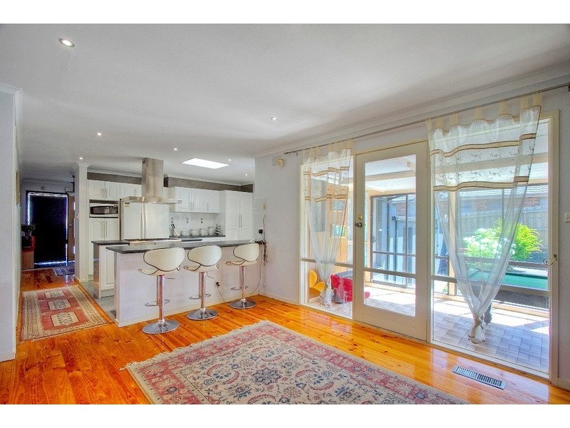 6 Hughes Close, Endeavour Hills VIC 3802