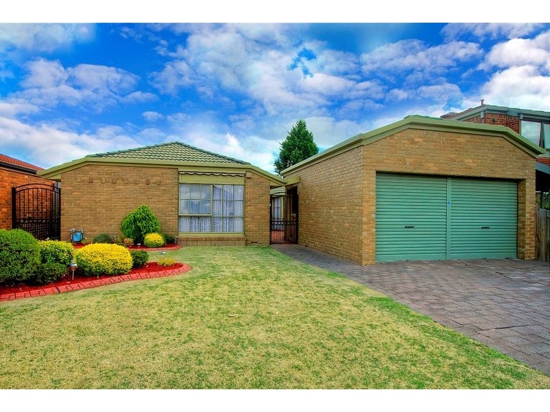 4 The Glade, Dandenong VIC 3175