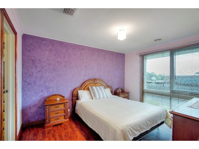 69 Charles Green Avenue, Endeavour Hills VIC 3802