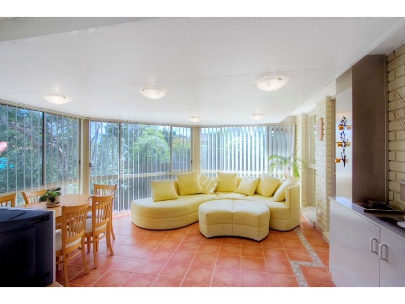 16 Joseph Banks Crescent, Endeavour Hills VIC 3802