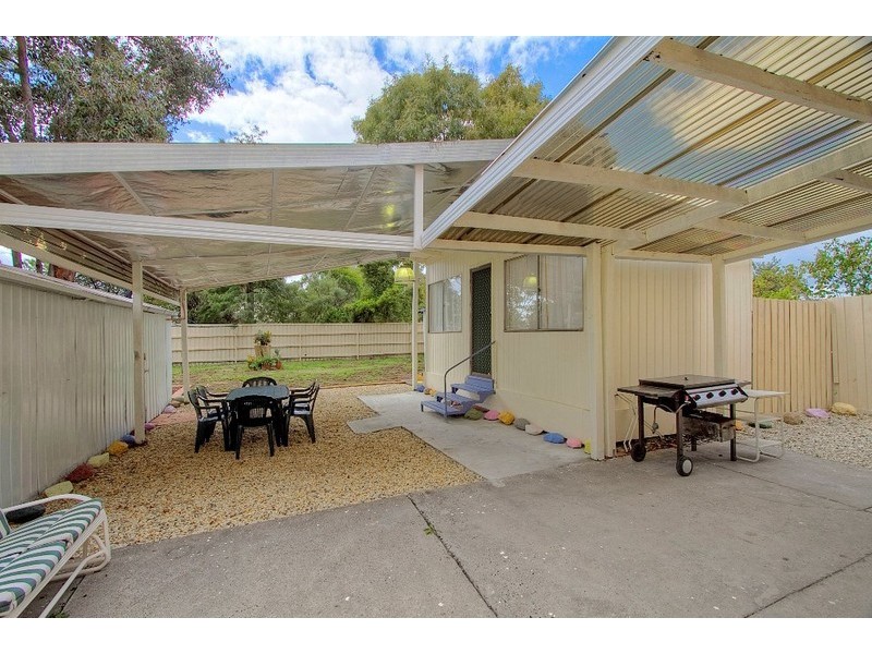 8 Pittosporum Grove, Doveton VIC 3177