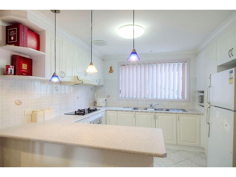 61 Essex Park Drive, Endeavour Hills VIC 3802